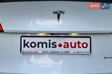 Позашляховик / Кросовер Tesla Model Y 2021 в 