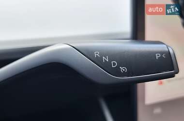 Позашляховик / Кросовер Tesla Model Y 2021 в 