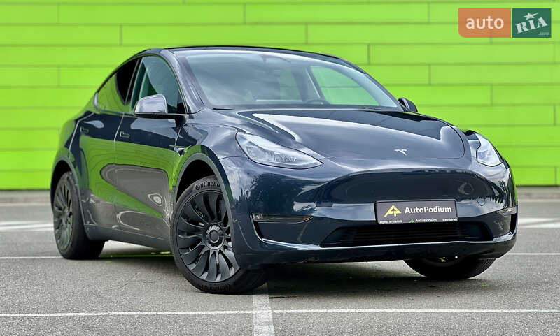 Tesla Model Y 2024