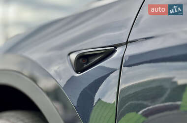 Позашляховик / Кросовер Tesla Model Y 2024 в 