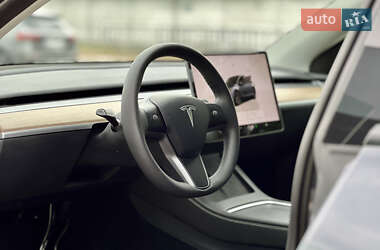 Позашляховик / Кросовер Tesla Model Y 2024 в 
