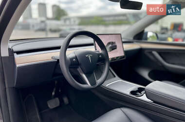 Позашляховик / Кросовер Tesla Model Y 2024 в 