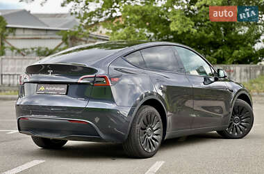 Позашляховик / Кросовер Tesla Model Y 2024 в 