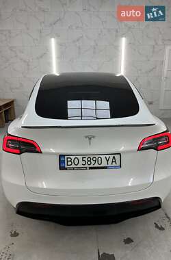 Внедорожник / Кроссовер Tesla Model Y 2024 в 