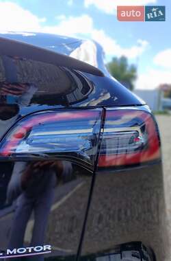 Внедорожник / Кроссовер Tesla Model Y 2022 в 