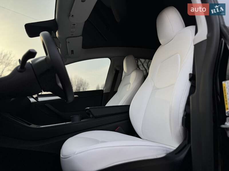 Позашляховик / Кросовер Tesla Model Y 2022 в Дніпрі