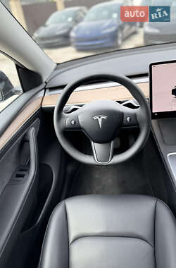 Внедорожник / Кроссовер Tesla Model Y 2024 в 