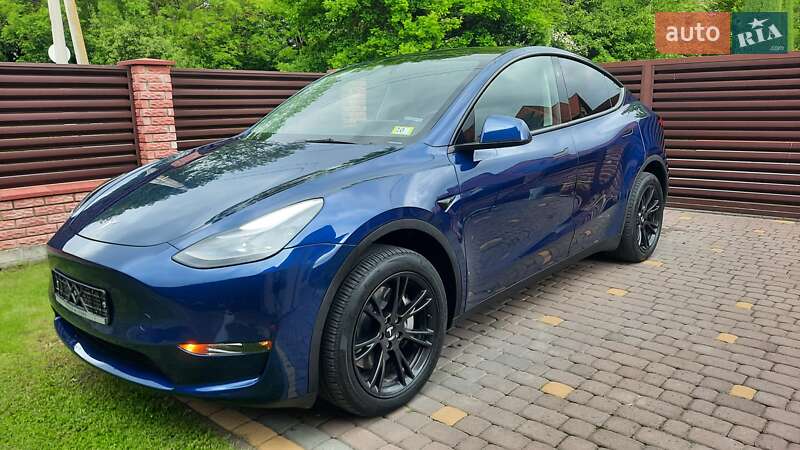 Внедорожник / Кроссовер Tesla Model Y 2023 в Ивано-Франковске
