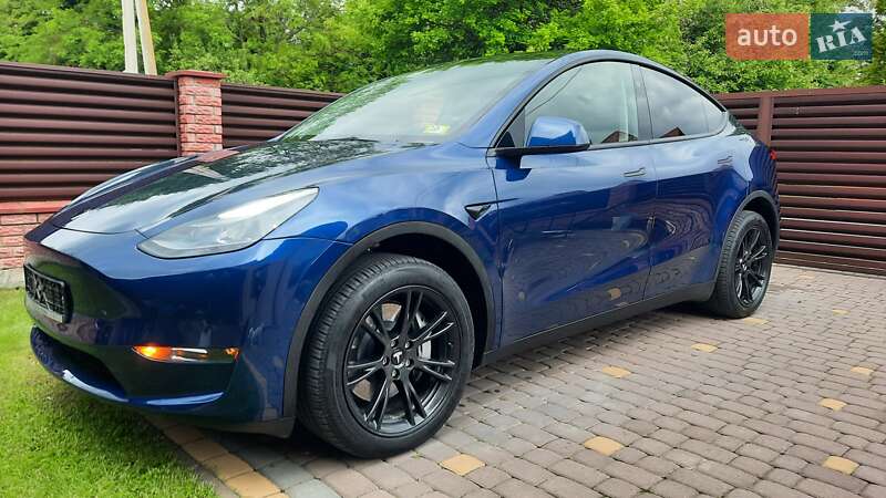 Внедорожник / Кроссовер Tesla Model Y 2023 в Ивано-Франковске