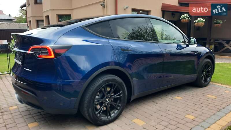 Внедорожник / Кроссовер Tesla Model Y 2023 в Ивано-Франковске