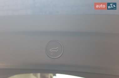 Внедорожник / Кроссовер Tesla Model Y 2023 в 
