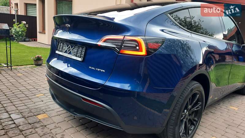 Внедорожник / Кроссовер Tesla Model Y 2023 в Ивано-Франковске