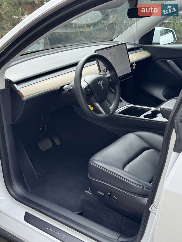Внедорожник / Кроссовер Tesla Model Y 2021 в Луцке
