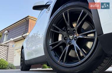 Внедорожник / Кроссовер Tesla Model Y 2021 в 