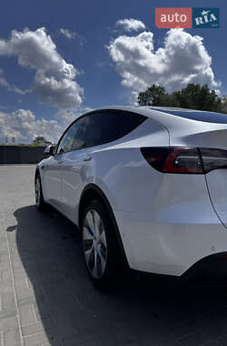Внедорожник / Кроссовер Tesla Model Y 2020 в 