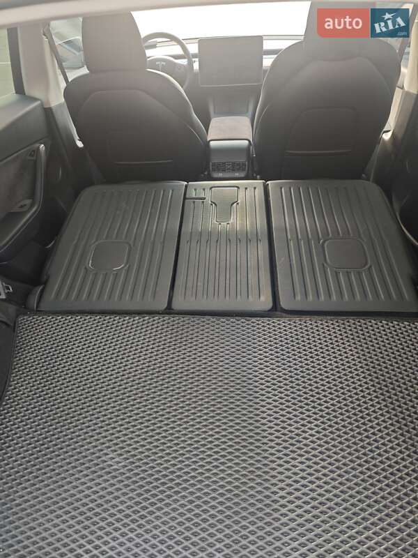 Внедорожник / Кроссовер Tesla Model Y 2022 в Киеве