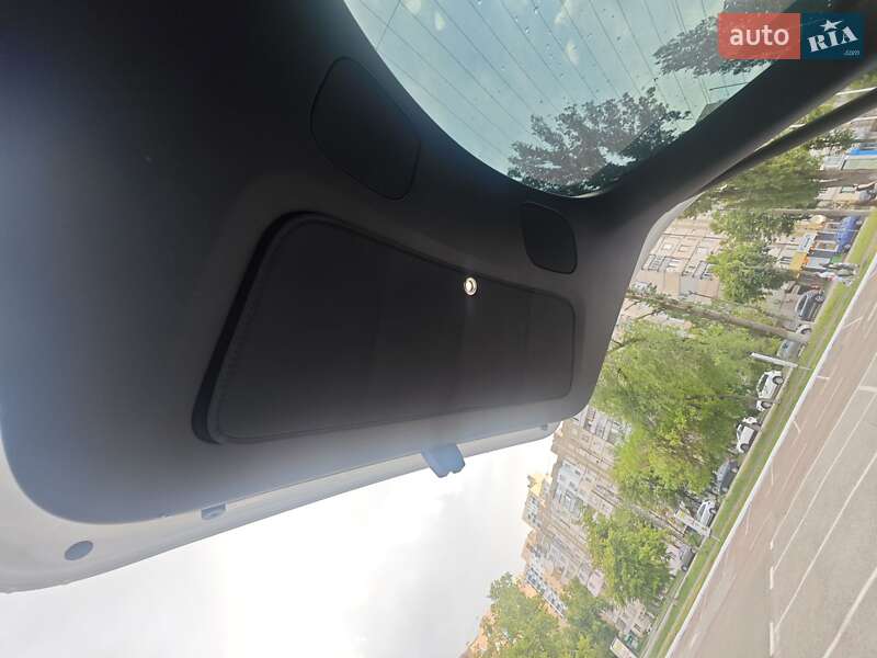 Внедорожник / Кроссовер Tesla Model Y 2022 в Киеве