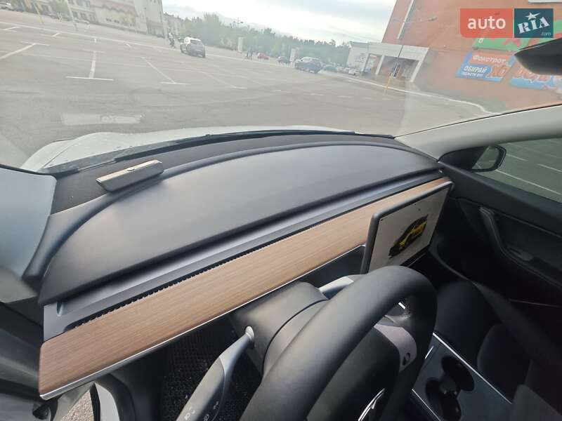 Внедорожник / Кроссовер Tesla Model Y 2022 в Киеве