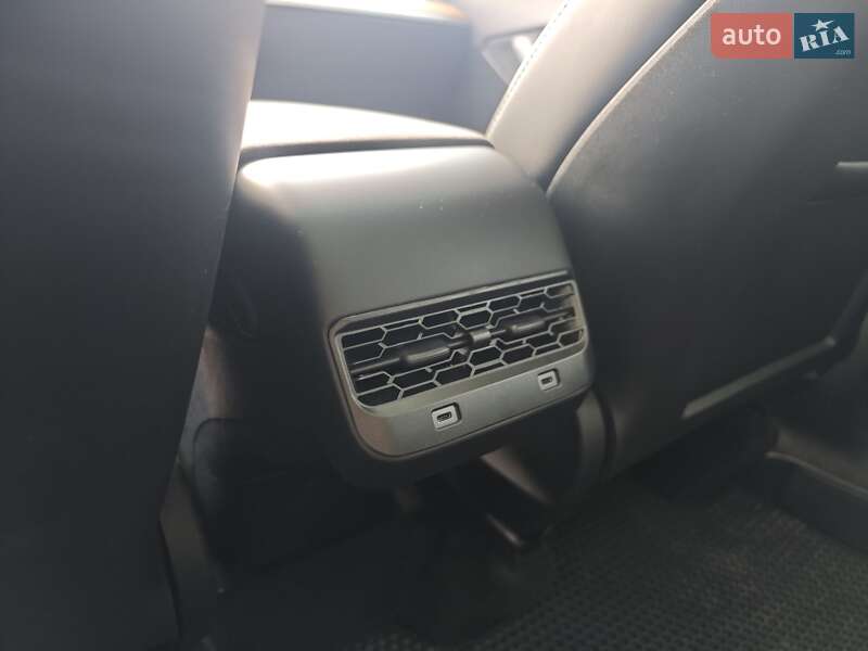 Внедорожник / Кроссовер Tesla Model Y 2022 в Киеве