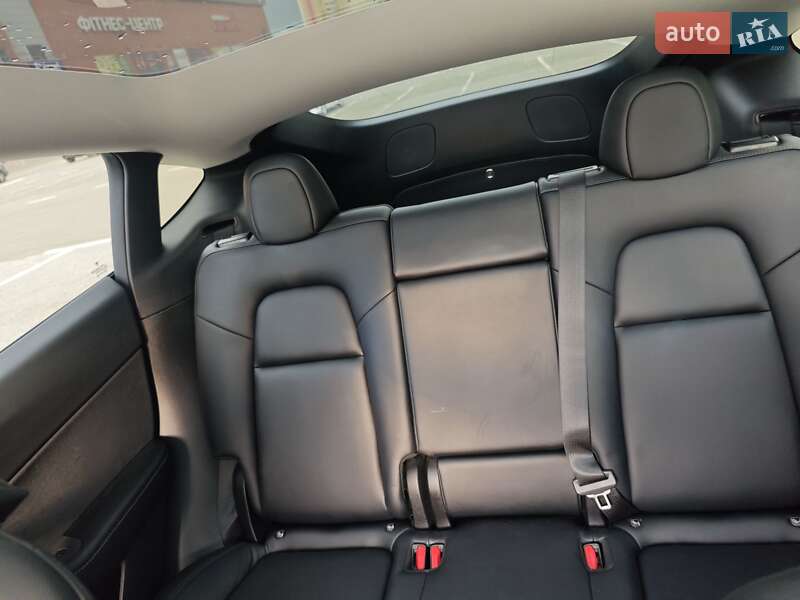 Внедорожник / Кроссовер Tesla Model Y 2022 в Киеве