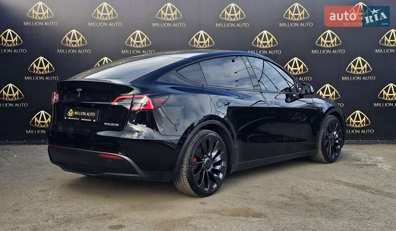 Позашляховик / Кросовер Tesla Model Y 2021 в Києві