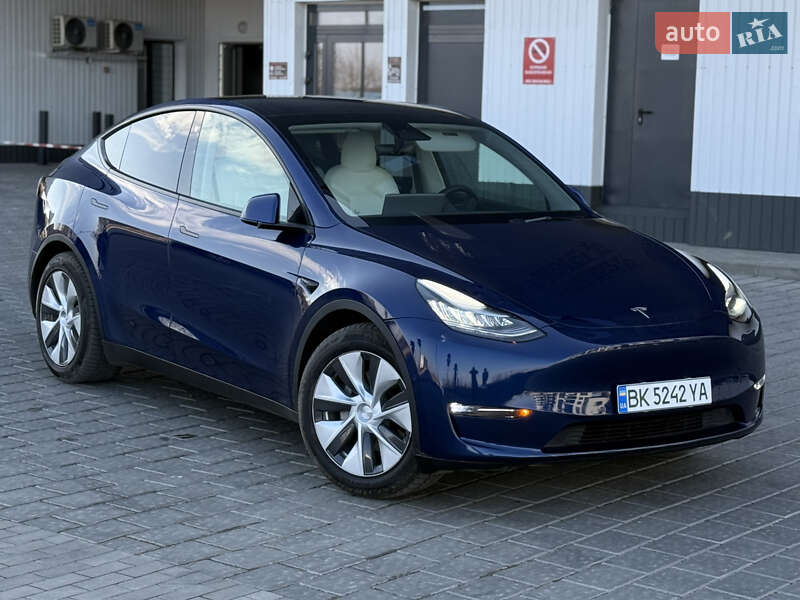 Внедорожник / Кроссовер Tesla Model Y 2021 в 