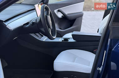 Внедорожник / Кроссовер Tesla Model Y 2021 в 