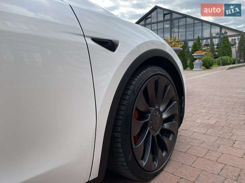 Внедорожник / Кроссовер Tesla Model Y 2021 в Стрые