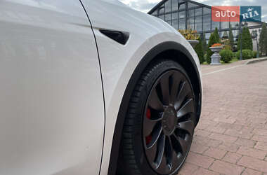 Внедорожник / Кроссовер Tesla Model Y 2021 в 
