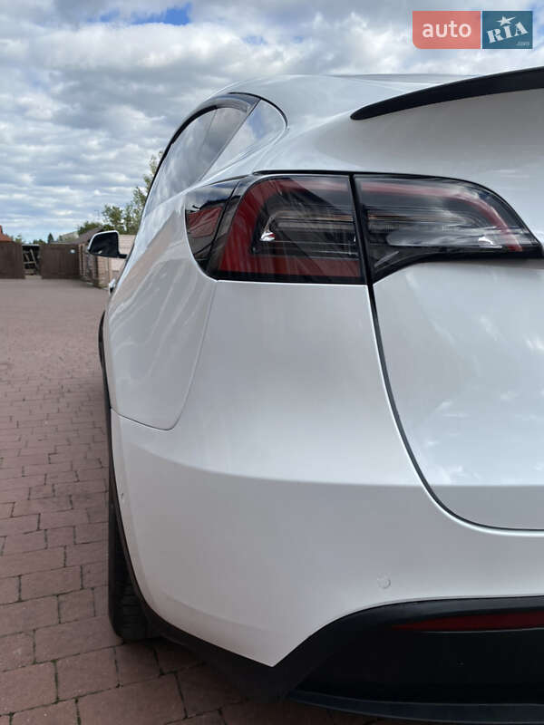 Внедорожник / Кроссовер Tesla Model Y 2021 в Стрые