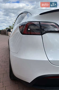 Внедорожник / Кроссовер Tesla Model Y 2021 в 