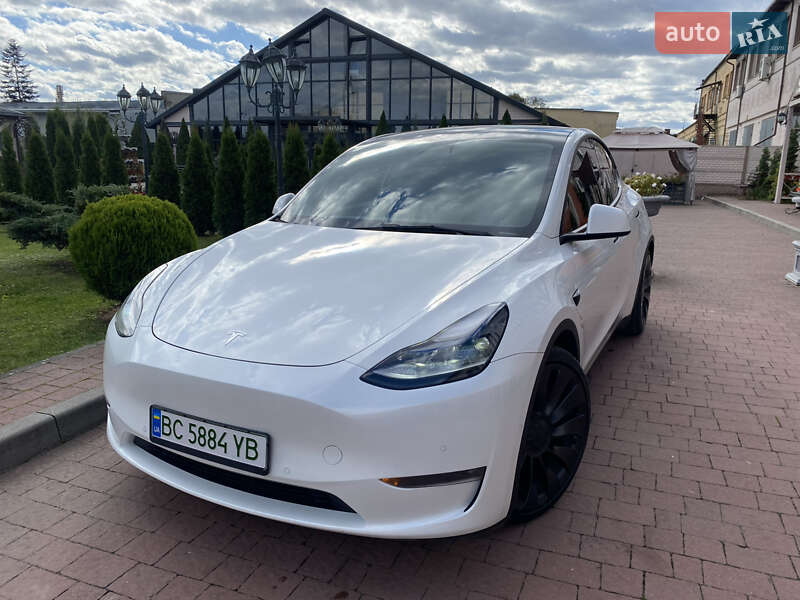 Внедорожник / Кроссовер Tesla Model Y 2021 в Стрые