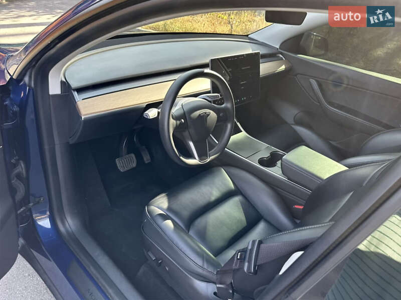 Внедорожник / Кроссовер Tesla Model Y 2020 в Киеве