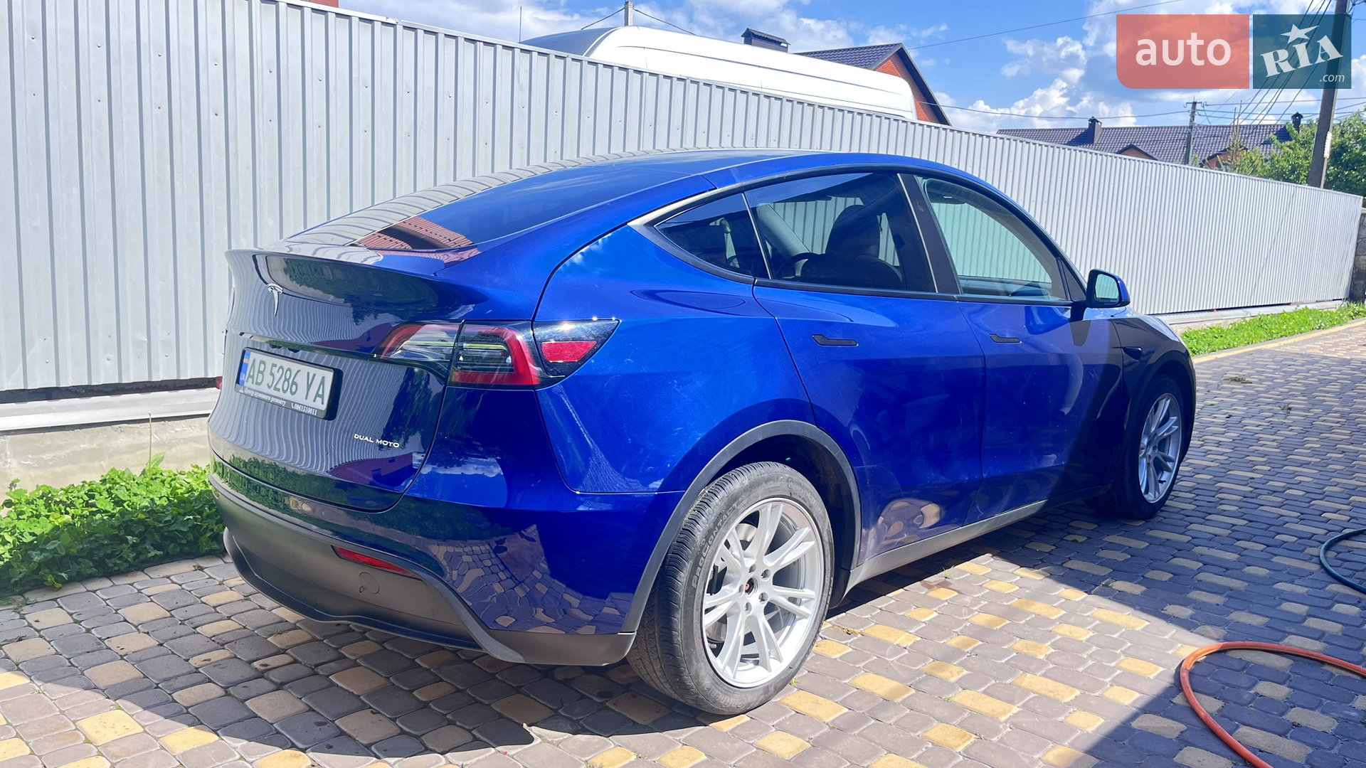 2023 Tesla Model Y - мініатюра 3