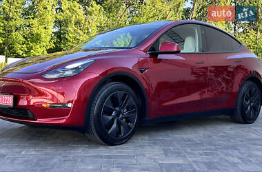 Внедорожник / Кроссовер Tesla Model Y 2024 в 