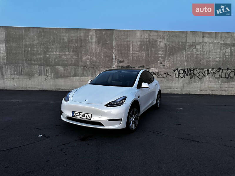 Tesla Model Y 2022