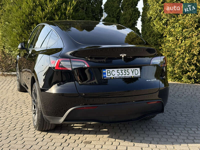 Внедорожник / Кроссовер Tesla Model Y 2023 в Львове