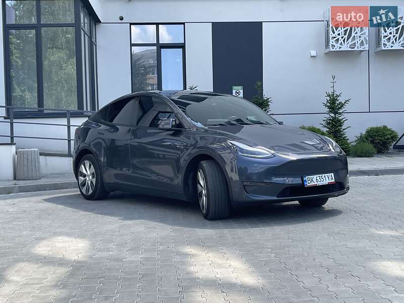 Позашляховик / Кросовер Tesla Model Y 2022 в Рівному