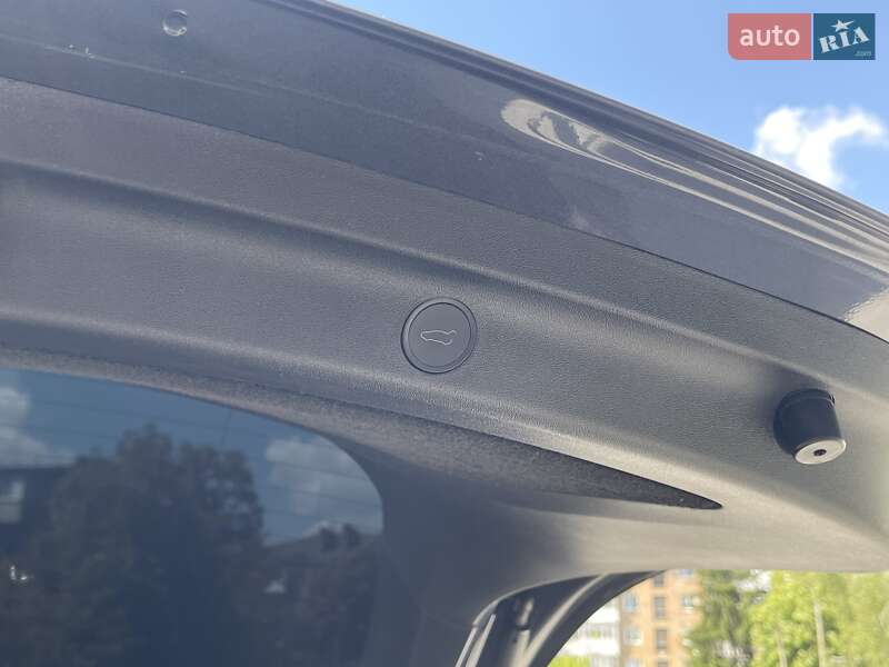 Позашляховик / Кросовер Tesla Model Y 2022 в Рівному