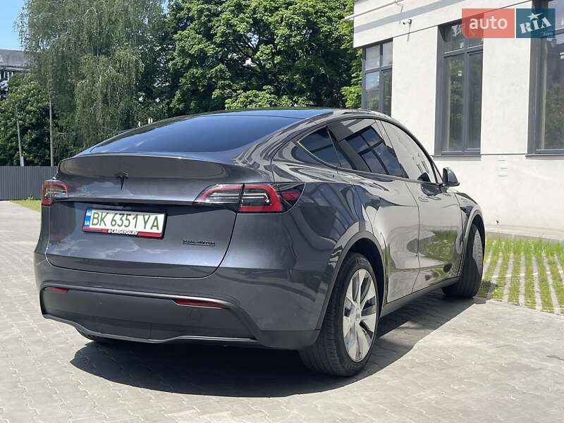 Позашляховик / Кросовер Tesla Model Y 2022 в Рівному