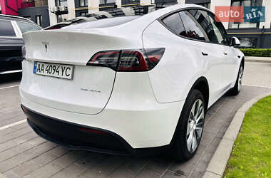 Позашляховик / Кросовер Tesla Model Y 2023 в 