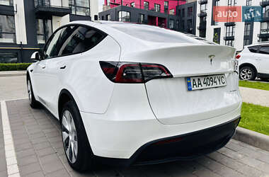 Позашляховик / Кросовер Tesla Model Y 2023 в 