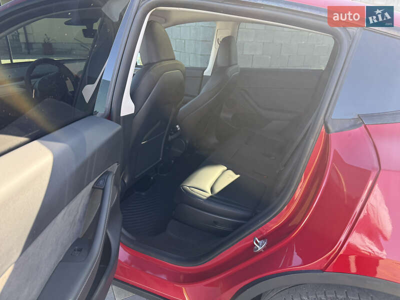 Внедорожник / Кроссовер Tesla Model Y 2023 в Днепре