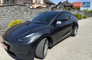 Позашляховик / Кросовер Tesla Model Y 2024 в 