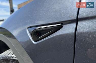 Позашляховик / Кросовер Tesla Model Y 2024 в 