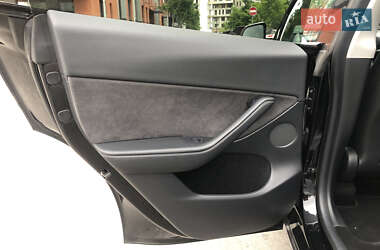 Позашляховик / Кросовер Tesla Model Y 2022 в 
