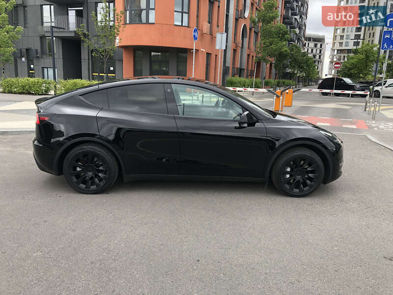 Внедорожник / Кроссовер Tesla Model Y 2022 в Киеве