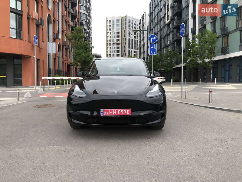 Внедорожник / Кроссовер Tesla Model Y 2022 в Киеве