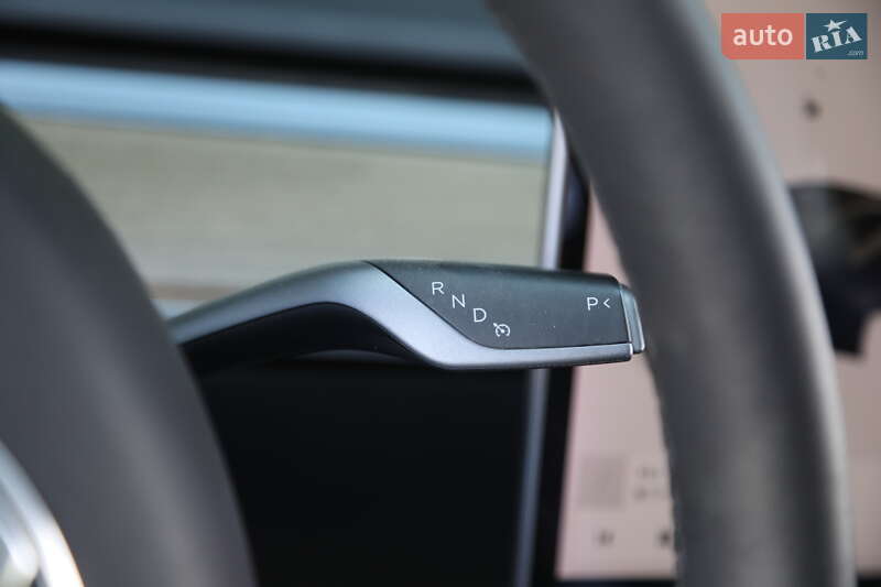 Позашляховик / Кросовер Tesla Model Y 2021 в Харкові