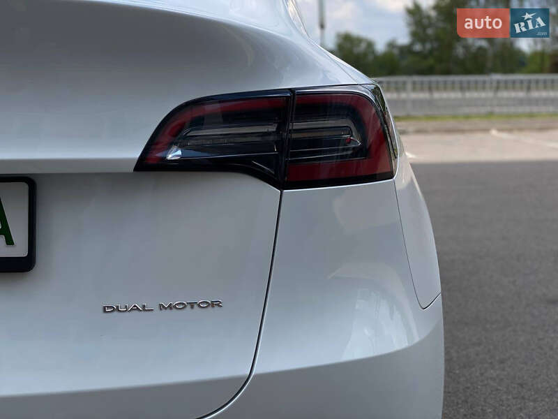 Внедорожник / Кроссовер Tesla Model Y 2023 в Днепре